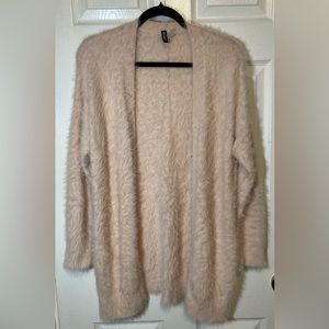 EUC Divided H&M. Super soft fuzzy/furry light pink cardigan